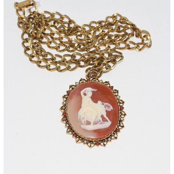 ART Lucite Carving of Victorian Revival Cameo Venus Aphrodite & Child Necklace - Picture 7 of 7